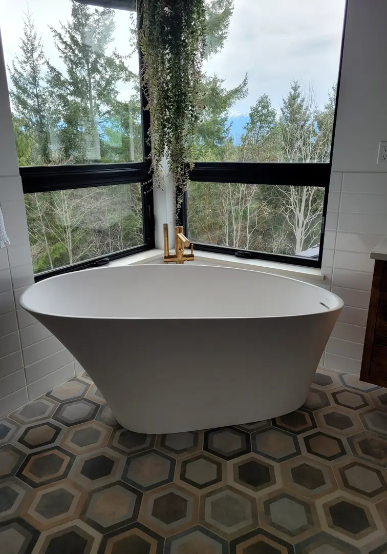 hexagon tile with soaker tub